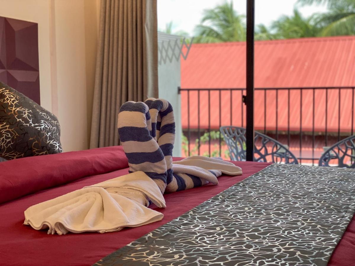 Chillax Thoddoo Hotel Exterior photo